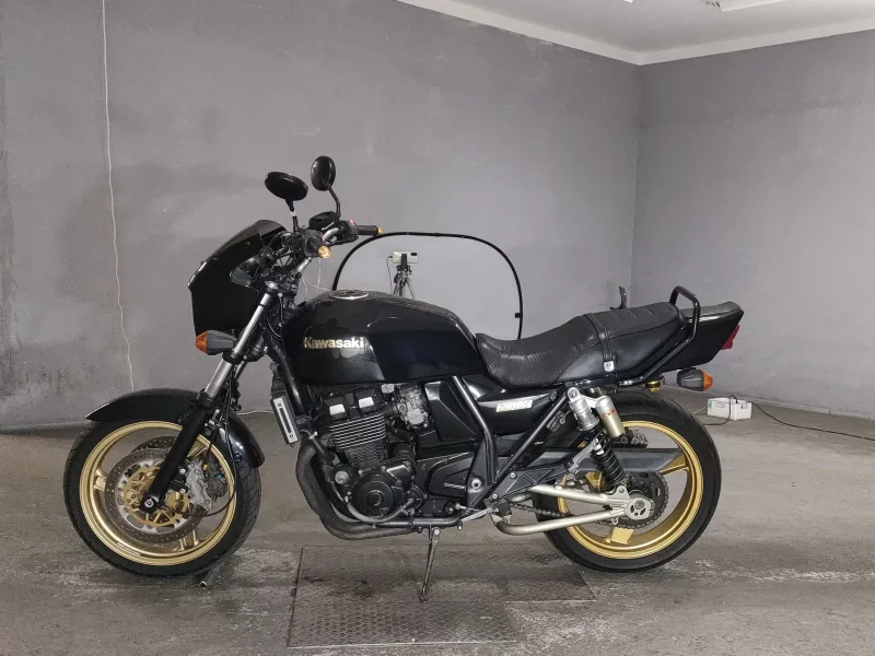 Kawasaki ZRX400
