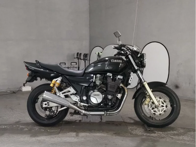 Yamaha XJR1200