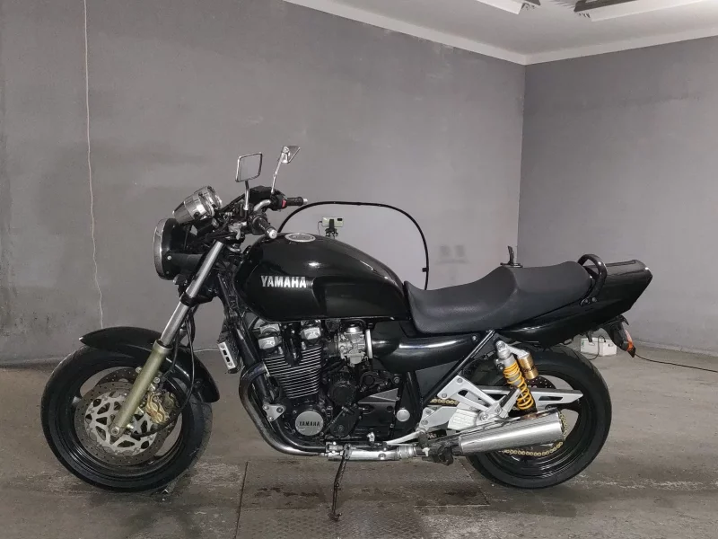 Yamaha XJR1200