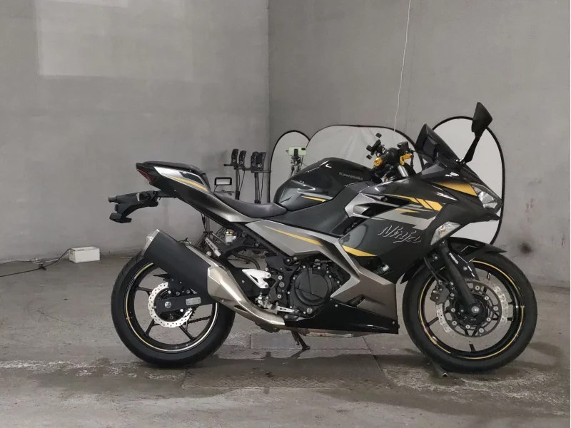 Kawasaki NINJA400
