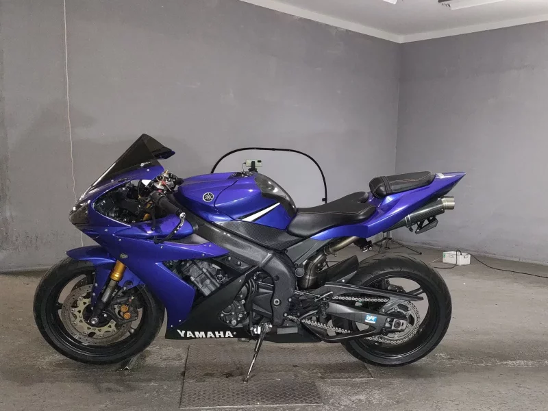 Yamaha YZF-R1
