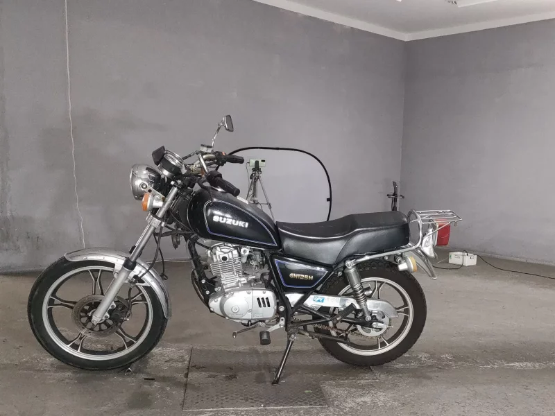 Suzuki GN125H