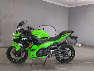 Kawasaki NINJA400 лот № 7593 оценка 5  с аукциона в Японии 2