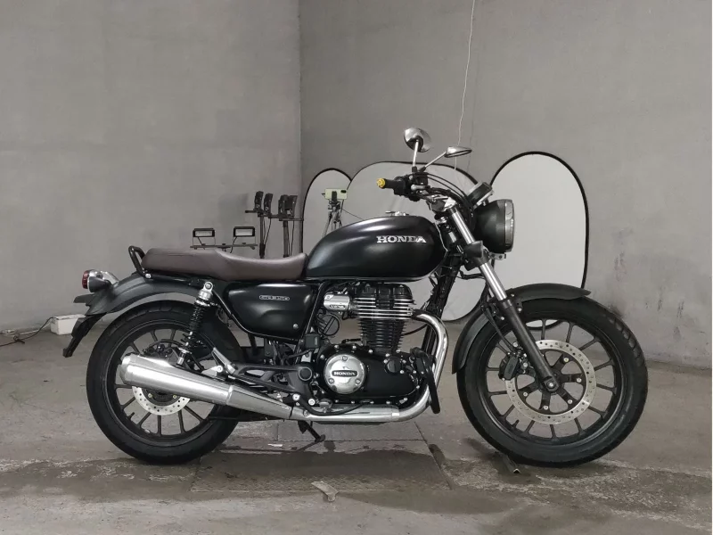 Honda GB350 лот № 7595 оценка 5  с аукциона в Японии