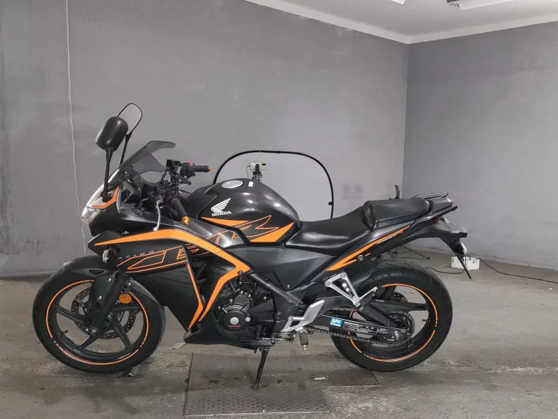Honda CBR250R