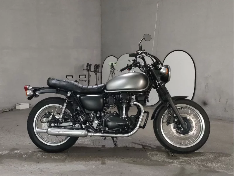 Kawasaki W800 STREET