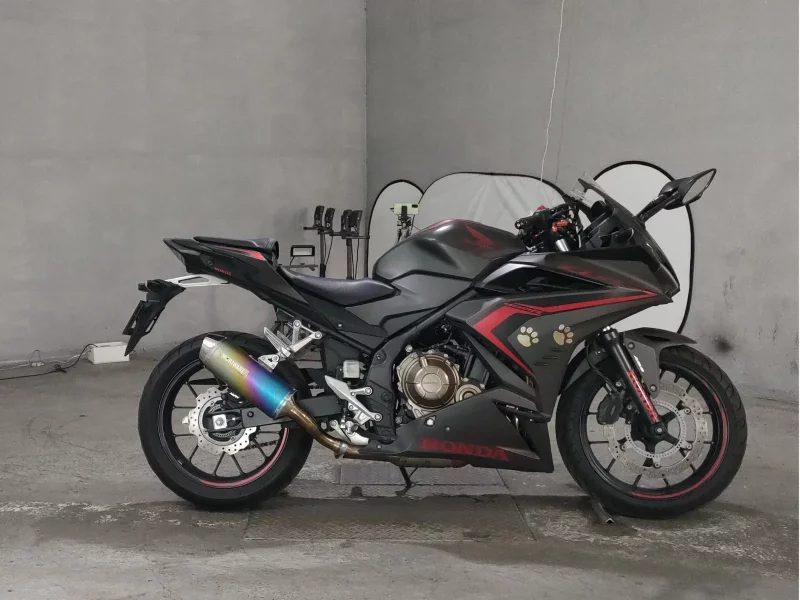 Honda CBR400R лот № 7679 оценка 4  с аукциона в Японии