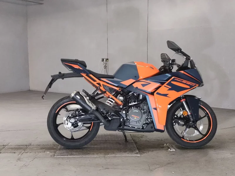 KTM  RC390 лот № 5239 оценка 6  с аукциона в Японии