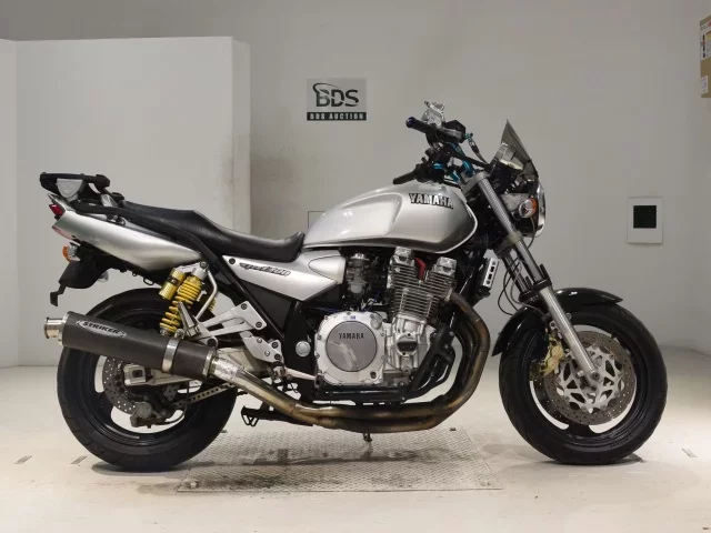 Yamaha XJR1300 лот № 0200 оценка 4  с аукциона в Японии