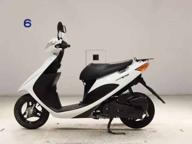 Suzuki ADDRESS V50-3