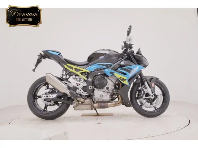 BMW  S1000R лот № 7555 оценка 8  с аукциона в Японии