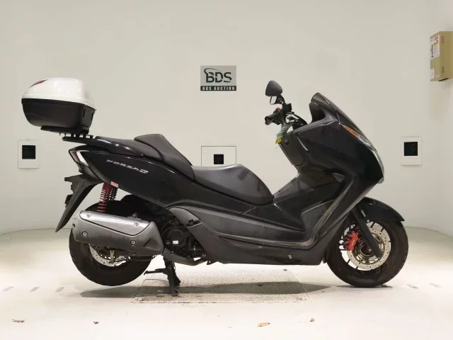 Honda FORZA лот № 7694 оценка 4  с аукциона в Японии