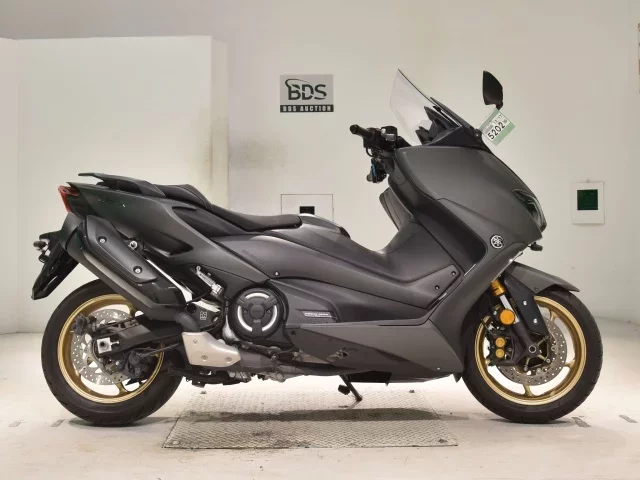 Yamaha T-MAX560T лот № 5202 оценка 5  с аукциона в Японии