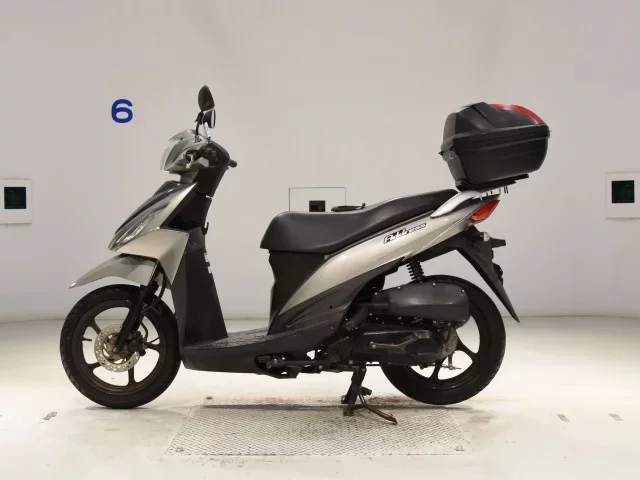 Suzuki ADDRESS110-2