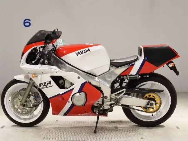 Yamaha FZR400RR
