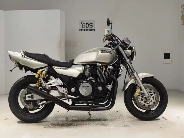 Yamaha XJR1200 лот № 0402 оценка 4  с аукциона в Японии