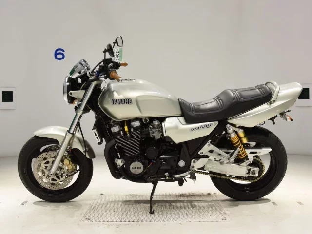 Yamaha XJR1200