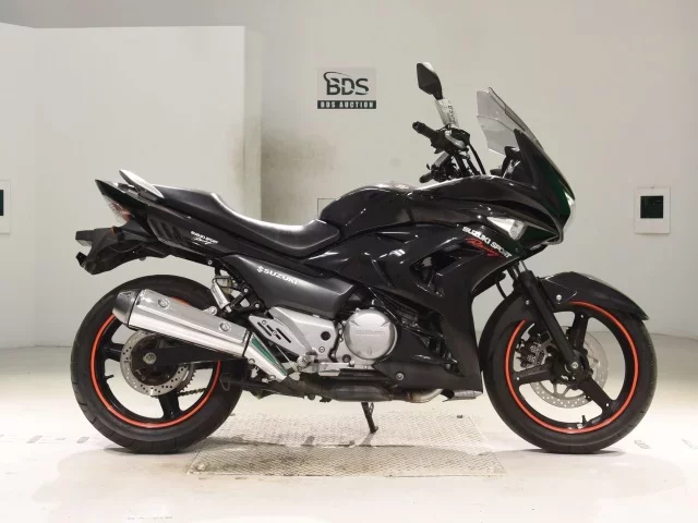 Suzuki GSR250F лот № 5058 оценка 4  с аукциона в Японии