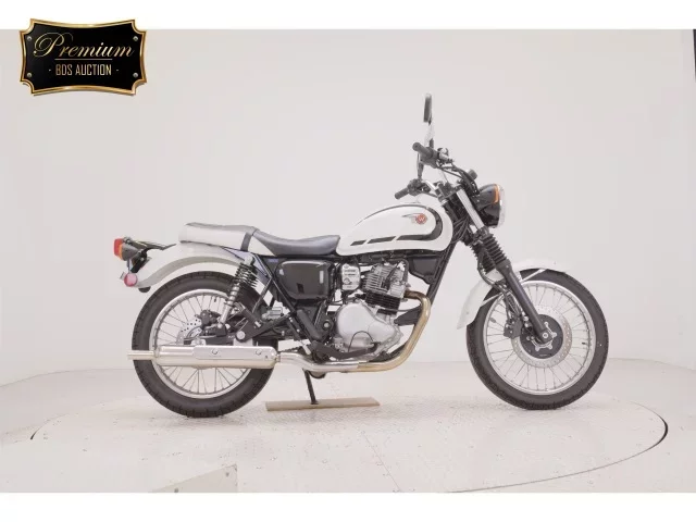 Kawasaki W230 лот № 2552 оценка 6  с аукциона в Японии