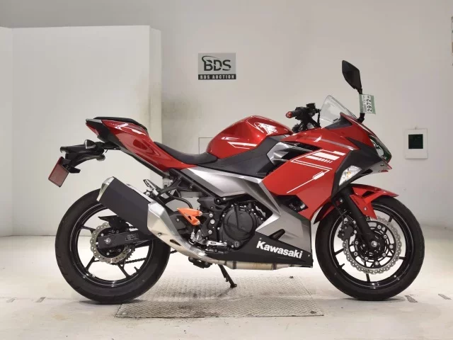 Kawasaki NINJA250-2 лот № 2972 оценка 5  с аукциона в Японии