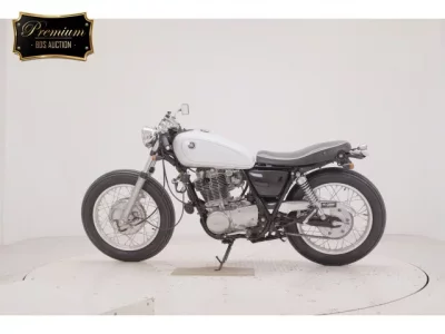 Yamaha SR400-2  с аукциона в Японии
