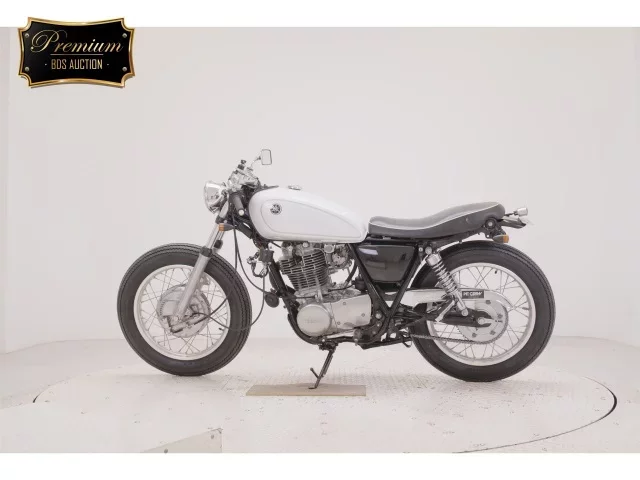 Yamaha SR400-2