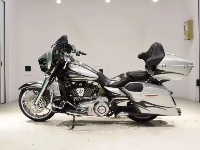 Harley-Davidson HARLEY FLHXSE1800CVO