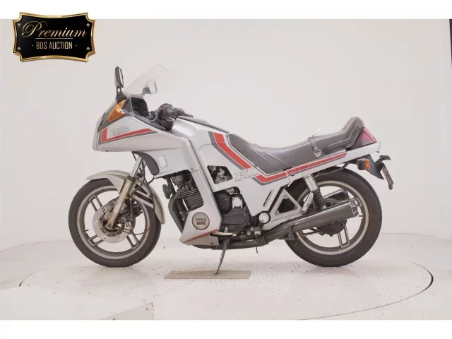 Yamaha XJ750D