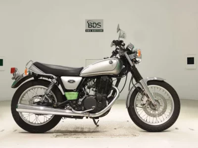 Yamaha SR400-3