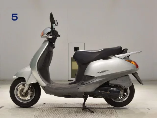 Honda LEAD 100