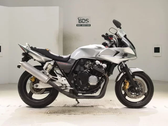 Honda CB400SFV-3 BOLDOR лот № 5277 оценка 4  с аукциона в Японии