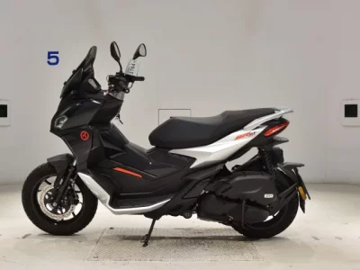 Aprilia APRILIA SR GT 200