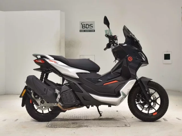 Aprilia APRILIA SR GT 200