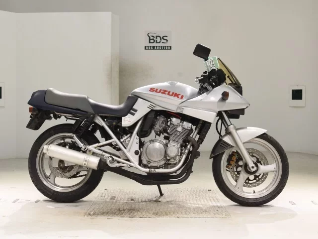 Suzuki GSX250 KATANA лот № 3008 оценка 4  с аукциона в Японии