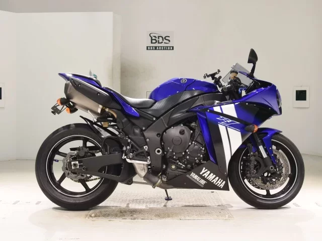 Yamaha YZF-R1 лот № 0544 оценка 4  с аукциона в Японии