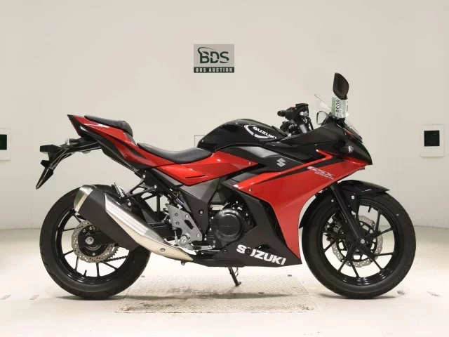 Suzuki GSX250RA лот № 8036 оценка 7  с аукциона в Японии
