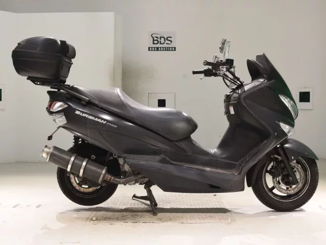 Suzuki BURGMAN200 лот № 0128 оценка 4  с аукциона в Японии