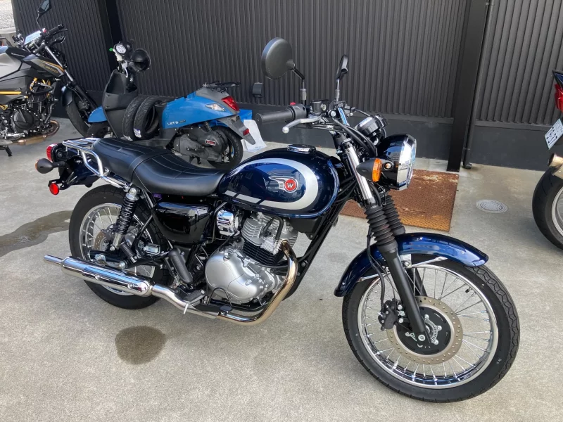 Kawasaki W230 лот № 04123 оценка 5  с аукциона в Японии