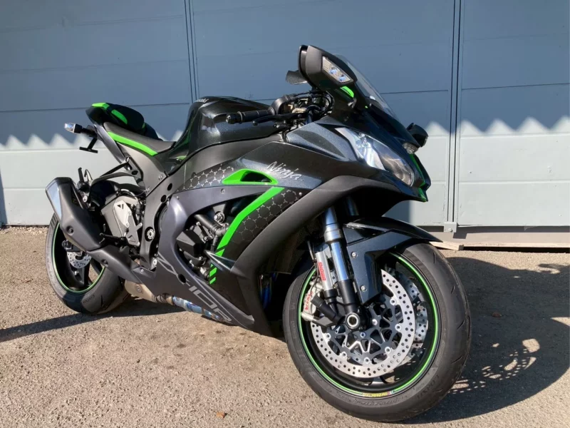 Kawasaki NINJA ZX-10R SE лот № 00179 оценка 4  с аукциона в Японии