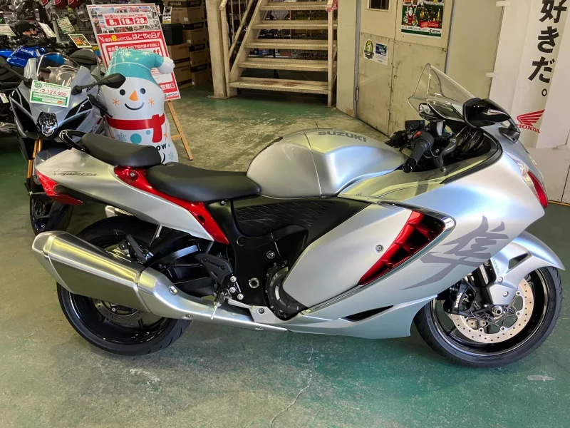 Suzuki Hayabusa лот № 06145 оценка 5  с аукциона в Японии