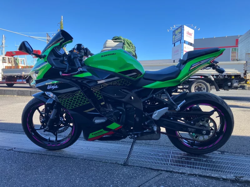 Kawasaki NINJA ZX-25R KRT ED лот № 06210 оценка 4  с аукциона в Японии