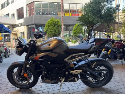 Triumph TRIUMPH STREET TRIPLE RS  с аукциона в Японии