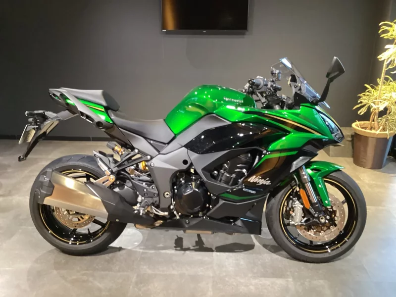 Kawasaki Ninja 1100SX SE лот № 04213 оценка 6  с аукциона в Японии