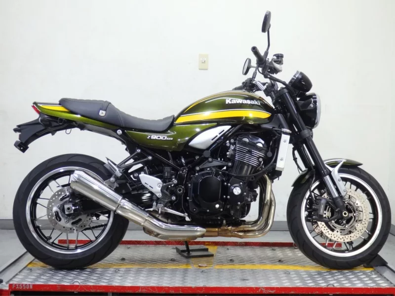 Kawasaki Z900RS лот № 00306 оценка 4  с аукциона в Японии