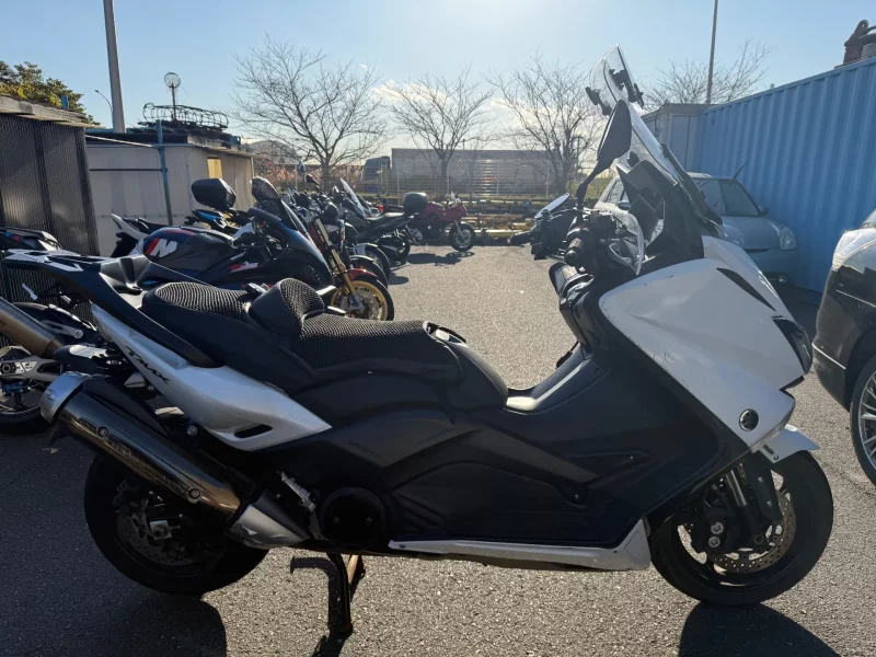 Yamaha T-MAX530 ABS лот № 04305 оценка 4  с аукциона в Японии