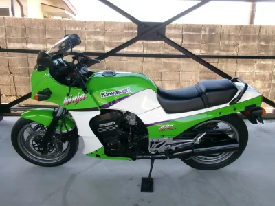 Kawasaki GPZ900R  с аукциона в Японии