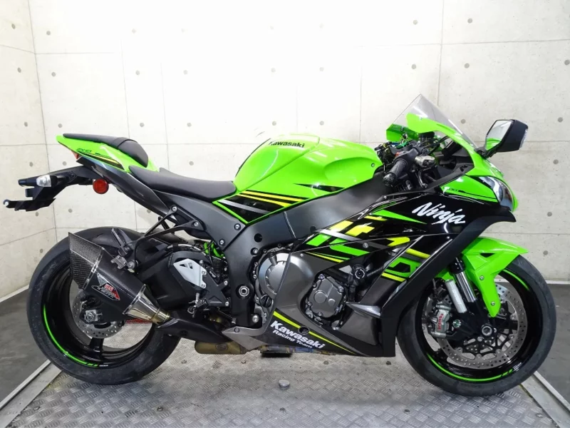 Kawasaki NINJA ZX-10R ABS лот № 00380 оценка 4  с аукциона в Японии