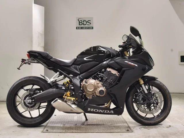 Honda CBR650R лот № 2607 оценка 5  с аукциона в Японии