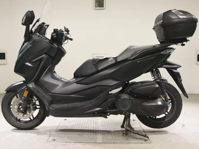 Honda FORZA -4