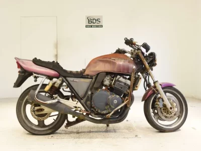 Honda CB400SFK SHO LOUIS NOT EQUIPPED